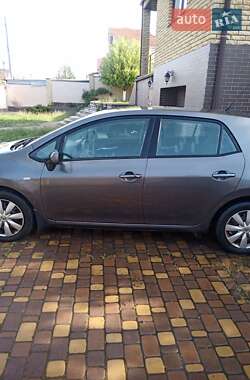 Хэтчбек Toyota Auris 2008 в 