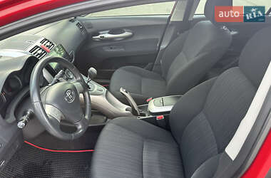 Хэтчбек Toyota Auris 2008 в 