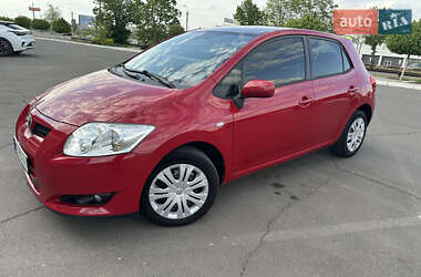 Хэтчбек Toyota Auris 2008 в 