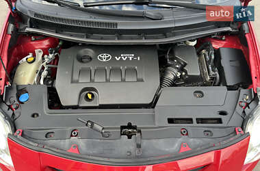 Хэтчбек Toyota Auris 2008 в 