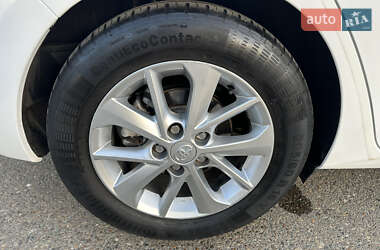 Універсал Toyota Auris 2014 в 