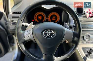 Хетчбек Toyota Auris 2007 в 