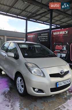 Хетчбек Toyota Auris 2010 в Первомайську
