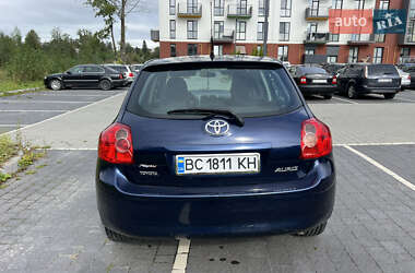 Хэтчбек Toyota Auris 2008 в 