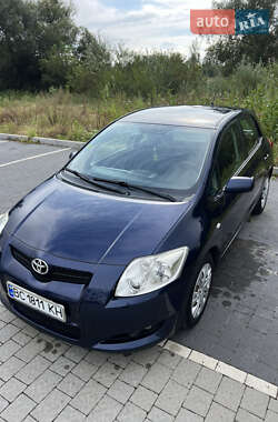 Хэтчбек Toyota Auris 2008 в 