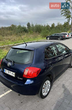 Хэтчбек Toyota Auris 2008 в 