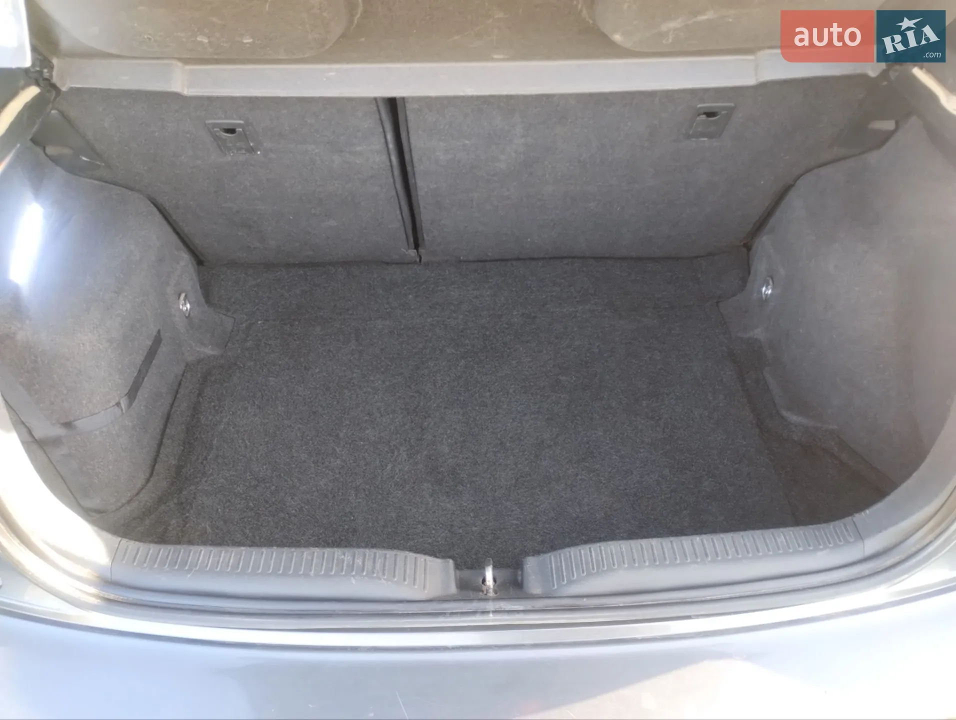 2011 Toyota Auris - мініатюра 10
