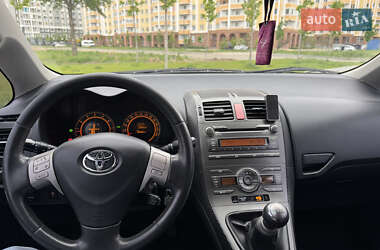 Хэтчбек Toyota Auris 2007 в 