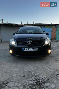 Хэтчбек Toyota Auris 2008 в 