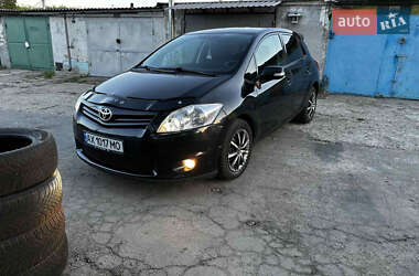 Хэтчбек Toyota Auris 2008 в 