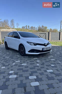 Універсал Toyota Auris 2015 в 