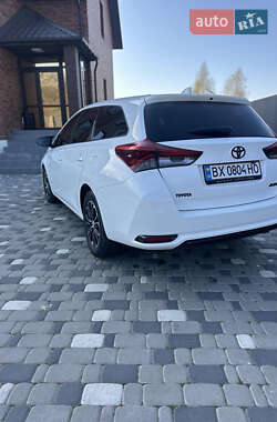 Універсал Toyota Auris 2015 в 