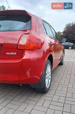 Хэтчбек Toyota Auris 2007 в 