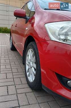 Хэтчбек Toyota Auris 2007 в 