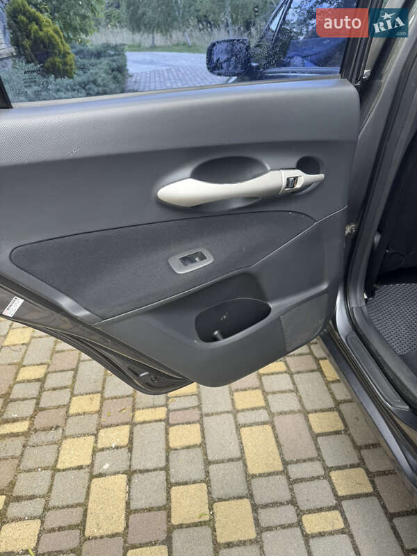 Хетчбек Toyota Auris 2008 в Дніпрі