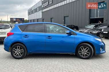 Хэтчбек Toyota Auris 2014 в 