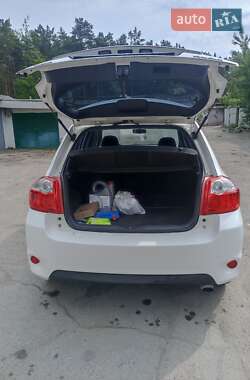 Хэтчбек Toyota Auris 2011 в 