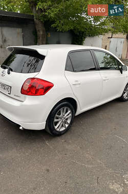 Хэтчбек Toyota Auris 2009 в 