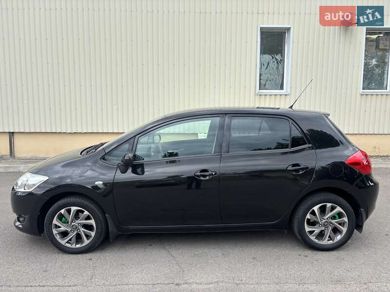 Хэтчбек Toyota Auris 2008 в Вознесенске