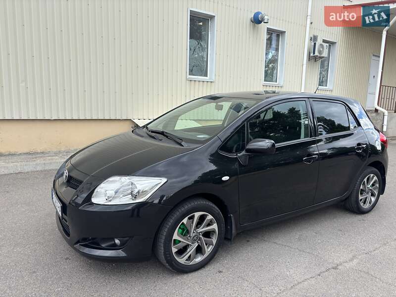 Хэтчбек Toyota Auris 2008 в Вознесенске