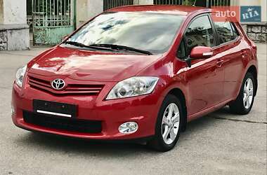 Хетчбек Toyota Auris 2012 в Петровому