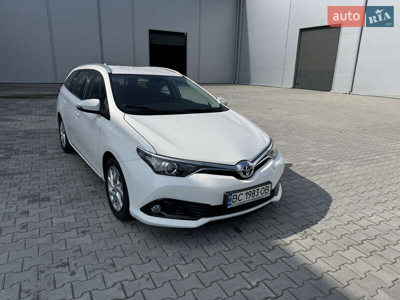 Универсал Toyota Auris 2016 в Львове