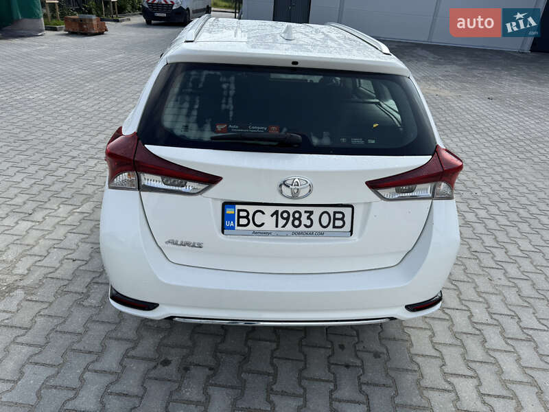 Универсал Toyota Auris 2016 в Львове