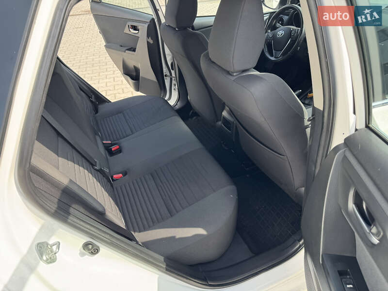 Универсал Toyota Auris 2016 в Львове