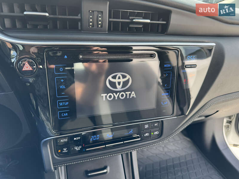 Универсал Toyota Auris 2016 в Львове