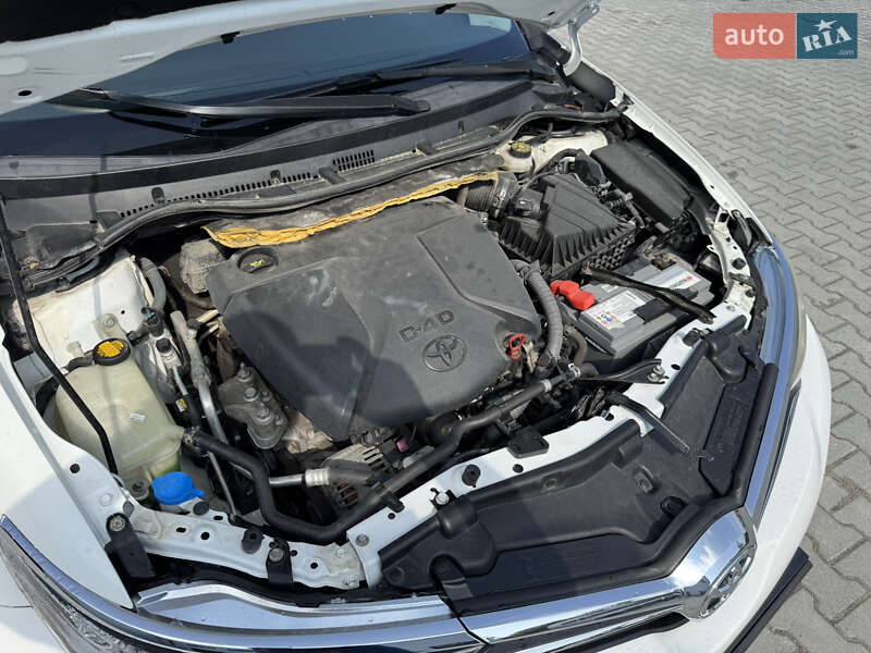 Универсал Toyota Auris 2016 в Львове