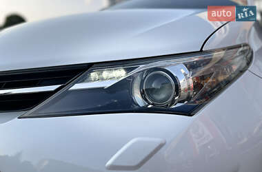Универсал Toyota Auris 2014 в 
