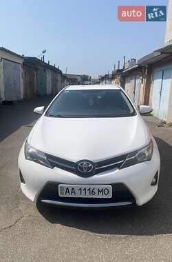 Хэтчбек Toyota Auris 2013 в Киеве