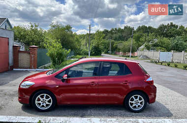 Хэтчбек Toyota Auris 2010 в 