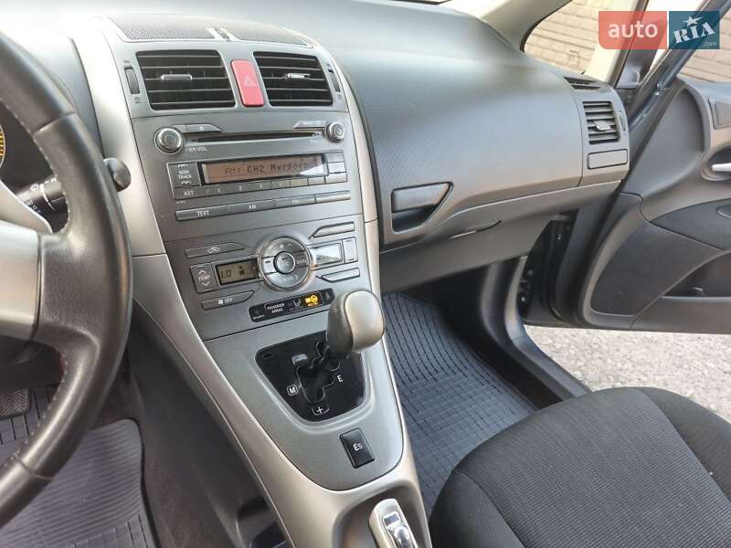 Хэтчбек Toyota Auris 2008 в Миргороде