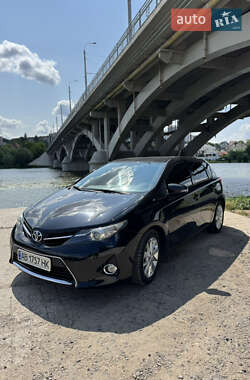 Хэтчбек Toyota Auris 2014 в Виннице