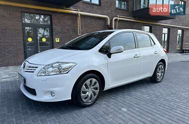 Хэтчбек Toyota Auris 2011 в Полтаве