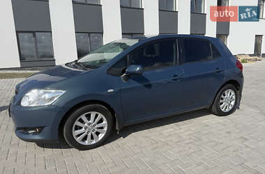 Хэтчбек Toyota Auris 2008 в Ровно