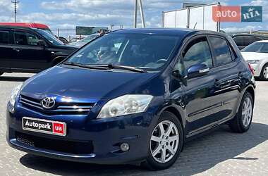Хэтчбек Toyota Auris 2011 в Львове
