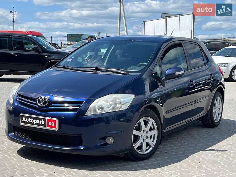 Toyota Auris 2011