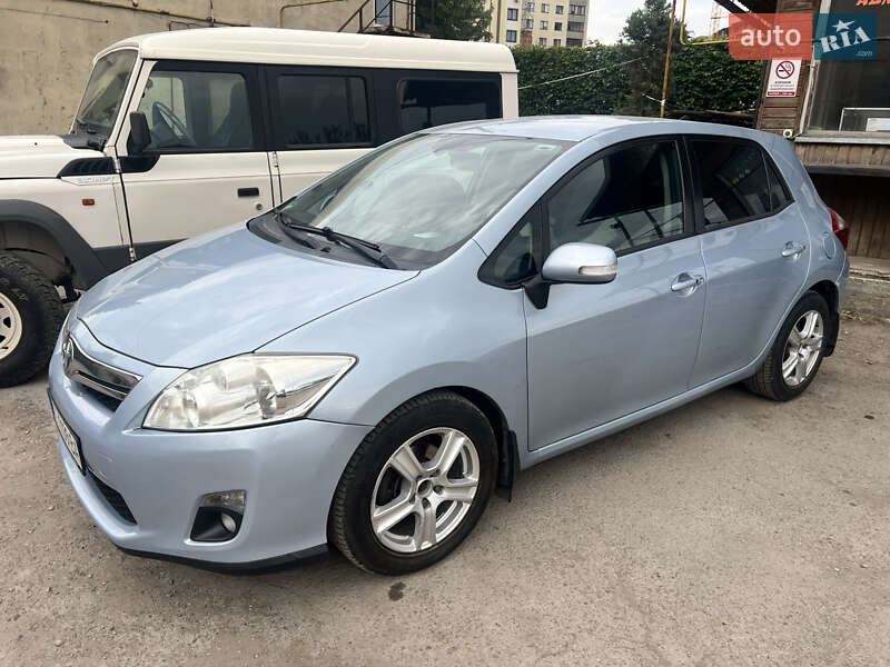 Хэтчбек Toyota Auris 2010 в Ивано-Франковске