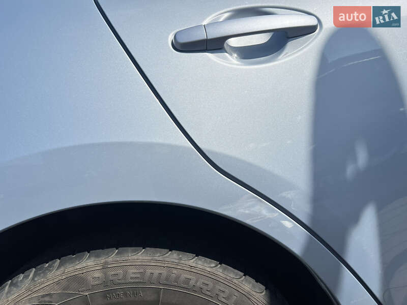 Хэтчбек Toyota Auris 2010 в Ивано-Франковске