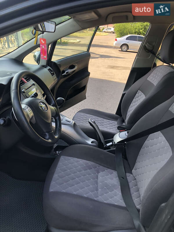 Хэтчбек Toyota Auris 2008 в Одессе