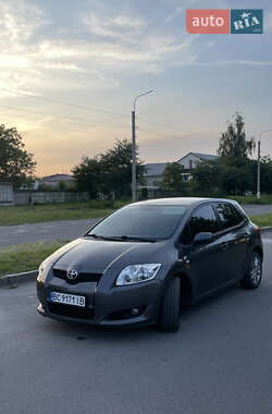 Хэтчбек Toyota Auris 2008 в Ровно