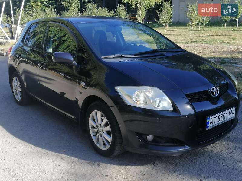 Хетчбек Toyota Auris 2008 в Івано-Франківську