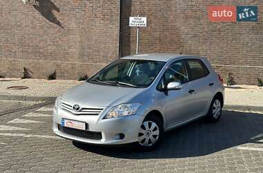 Хэтчбек Toyota Auris 2012 в Одессе