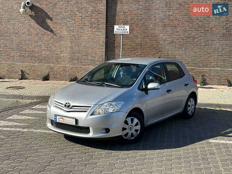 Toyota Auris 2012