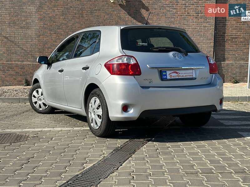 Хэтчбек Toyota Auris 2012 в Одессе