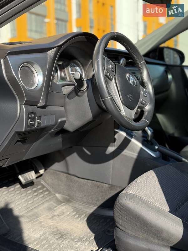 Універсал Toyota Auris 2014 в Вінниці