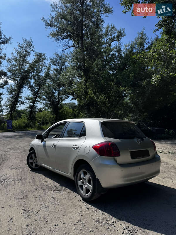 Хэтчбек Toyota Auris 2008 в Киеве
