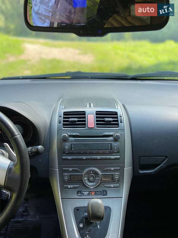 Хэтчбек Toyota Auris 2007 в Тростянце